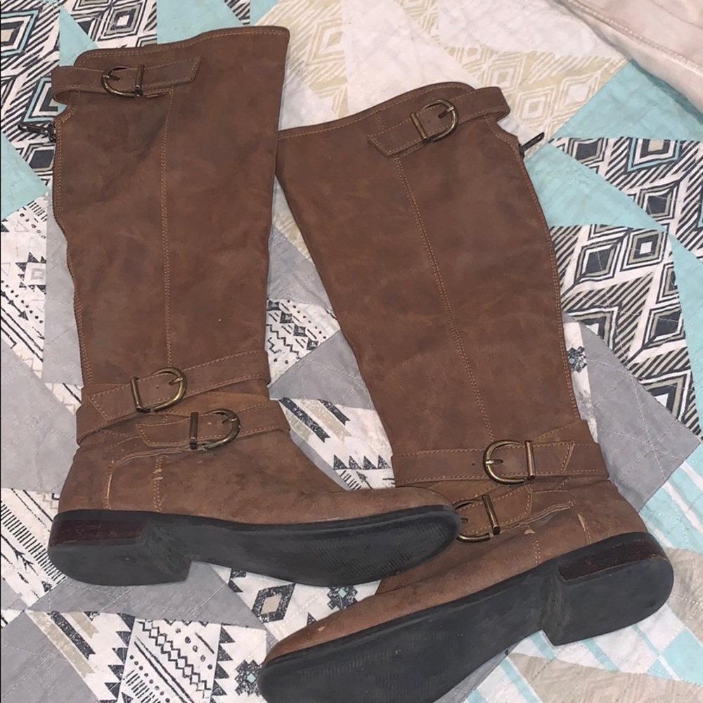 Women’s brown boots